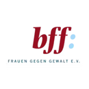 Logo "bff: FRAUEN GEGEN GEWALT E.V." in lettere bordeaux e due punti blu, in un cerchio bianco.