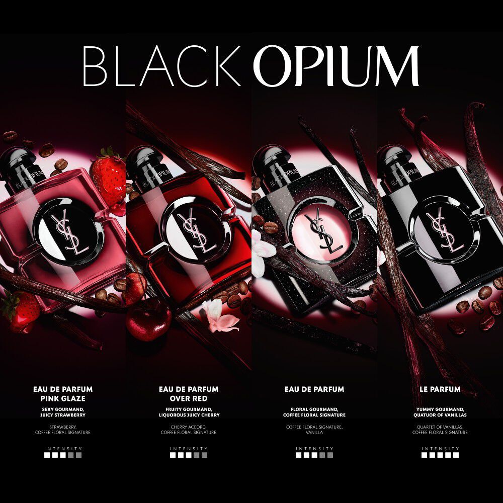 Confronto YSL Black Opium che rivela le note e l’intensita di quattro fragranze: Pink Glaze (fragola), Over Red (ciliegia), Eau de Parfum (classico accordo caffe-floreale) e Le Parfum (quartetto di vaniglie).