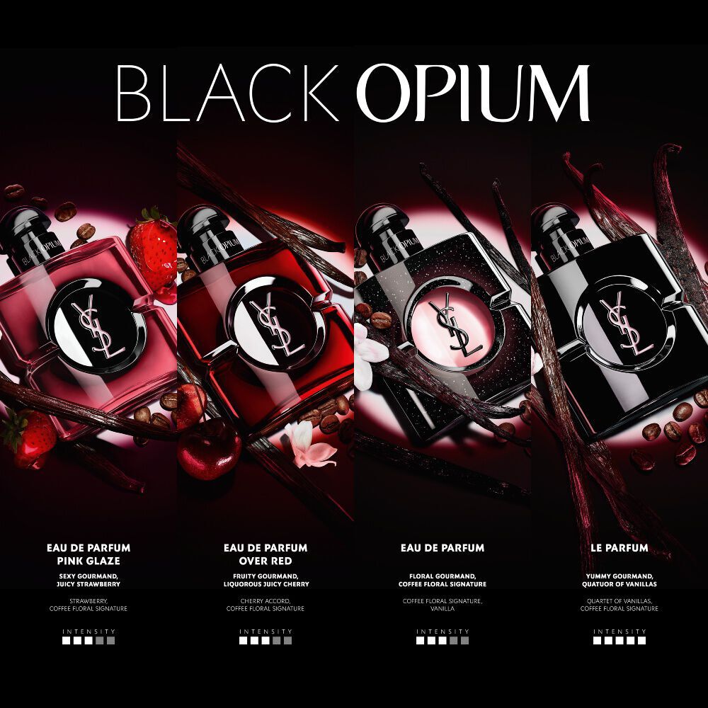 Confronto YSL Black Opium che svela le note e l’intensita di quattro fragranze: Pink Glaze (fragola), Over Red (ciliegia), Eau de Parfum (l’iconico accordo caffe-floreale) e Le Parfum (quartetto di vaniglia).